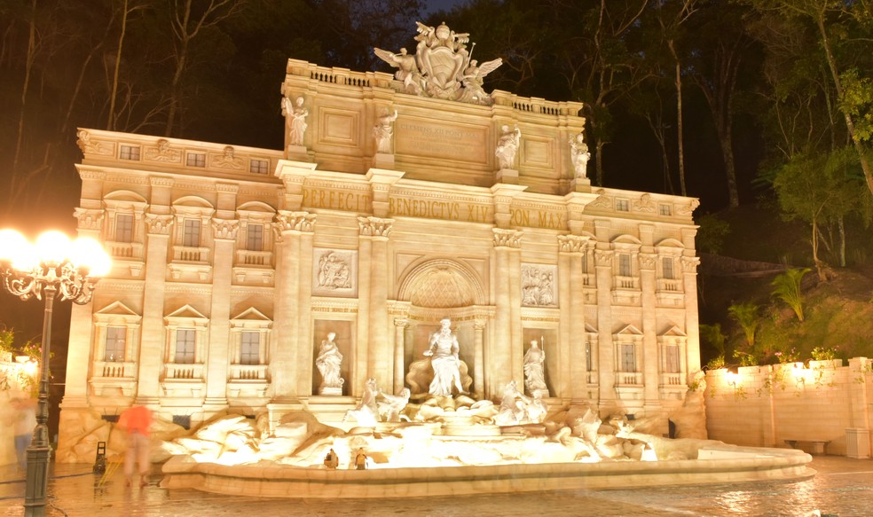 Réplica da 'Fontana di Trevi' em Serra Negra (SP)  — Foto: Fernando Evans/g1