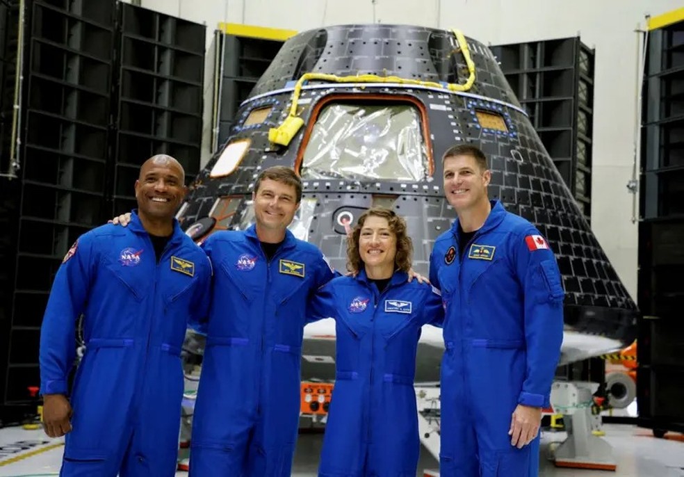 Astronautas da missão Artemis 2 da Nasa — Foto: Reuters via BBC