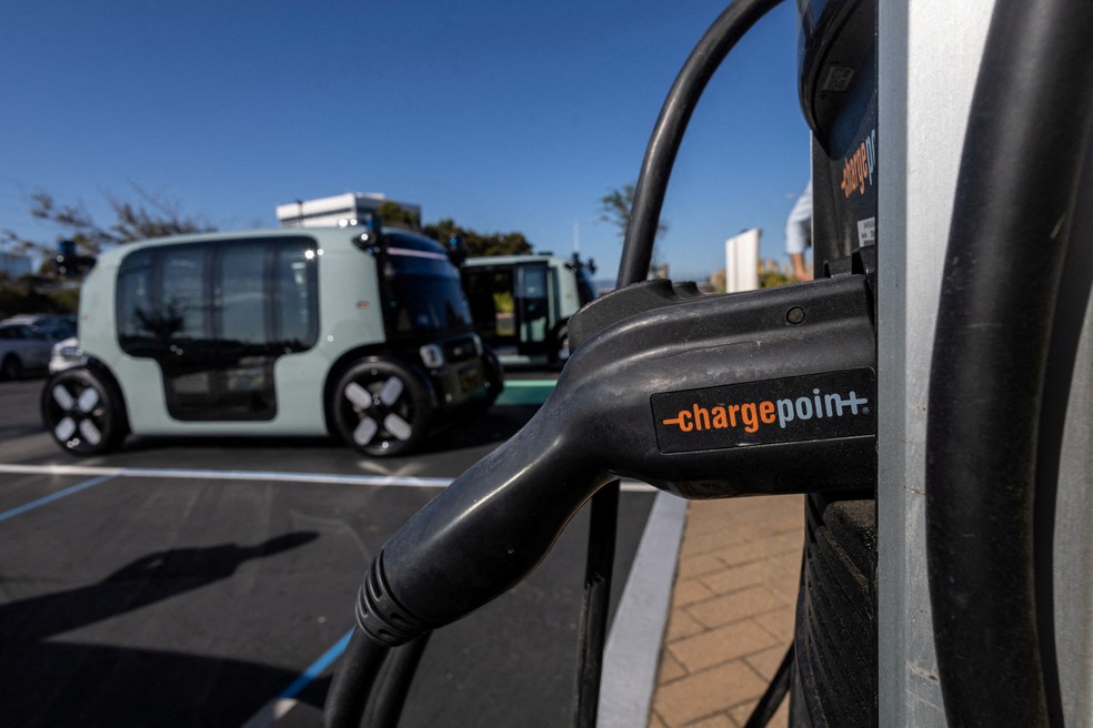 Zoox， um veículo autônomo de propriedade da Amazon， é visto na sede da empresa durante um test drive em Foster City， Califórnia， EUA — Foto: REUTERS/Carlos Barria/Foto de arquivo