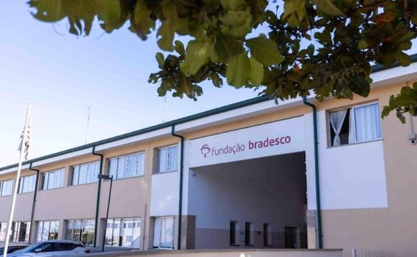 8u Fundação Bradesco prepara retomada da Educação de Jovens e Adultos (EJA) em 2026